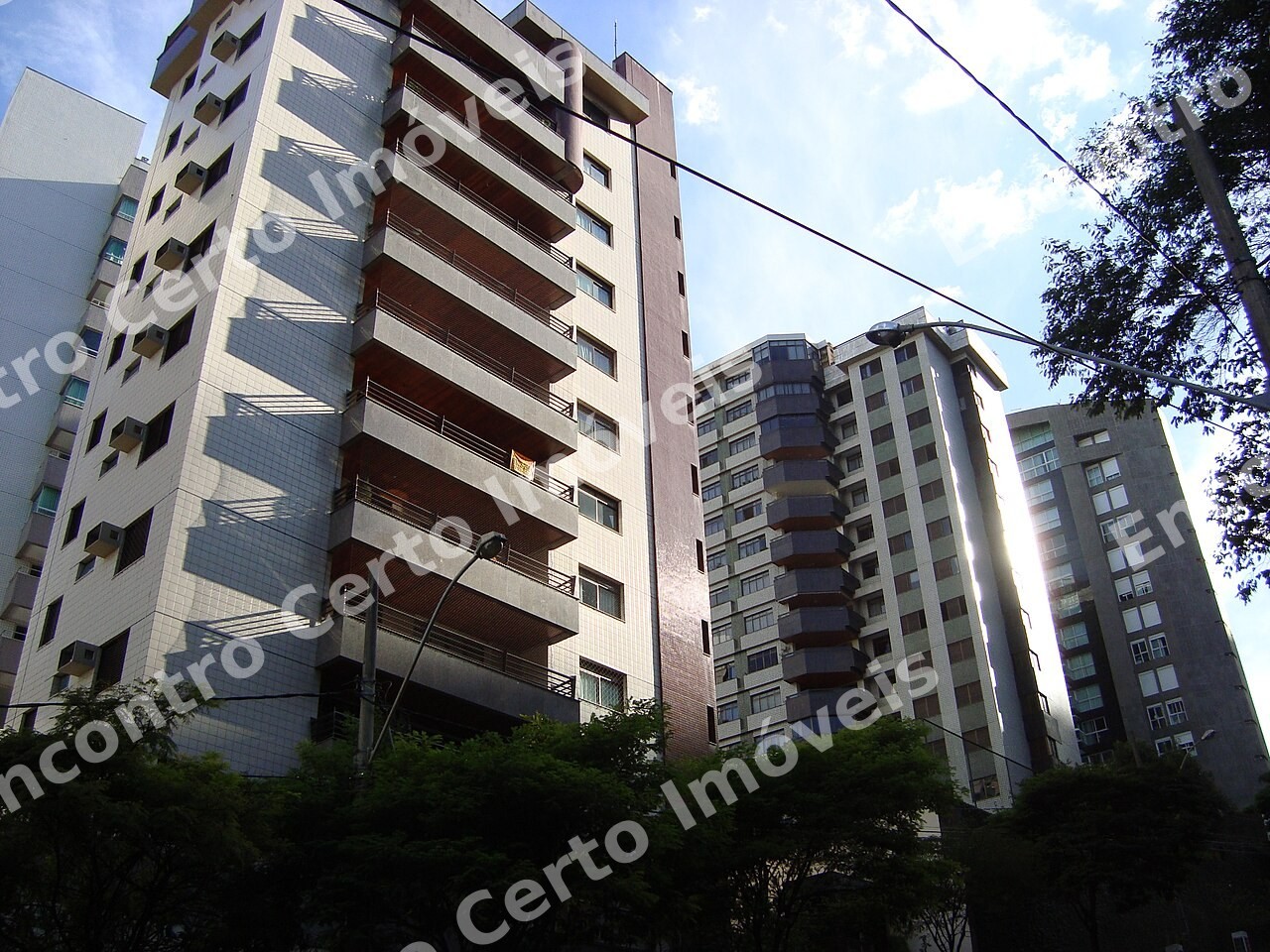 Apartamento de 3 quartos com varanda gourmet na Savassi