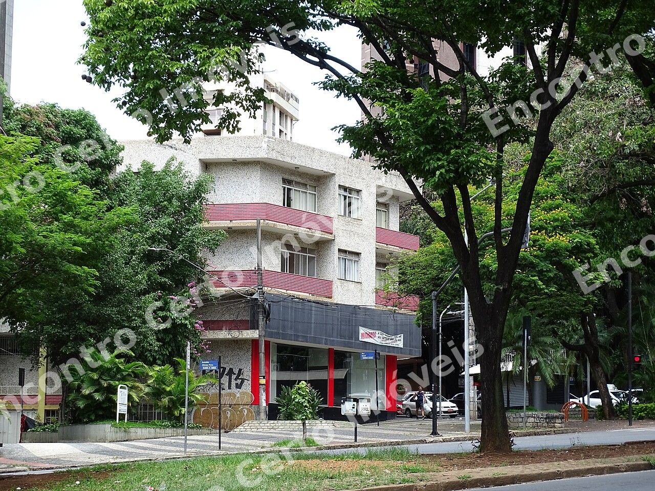 Apartamento reformado de 2 quartos no Funcionários