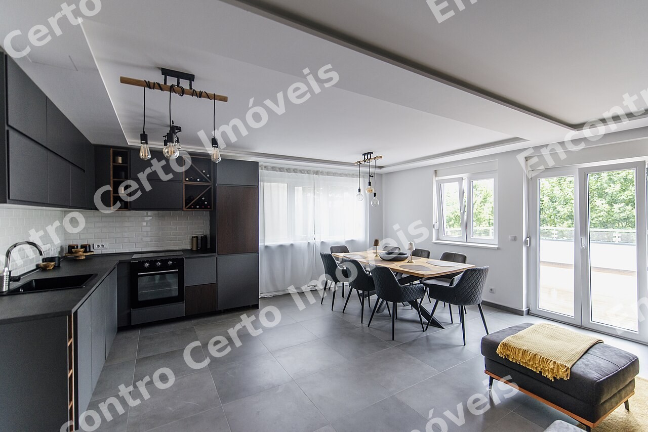 Apartamento reformado de 2 quartos no Funcionários