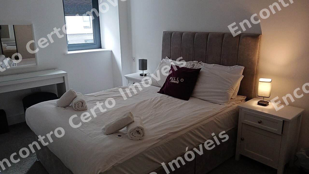 Apartamento reformado de 2 quartos no Funcionários