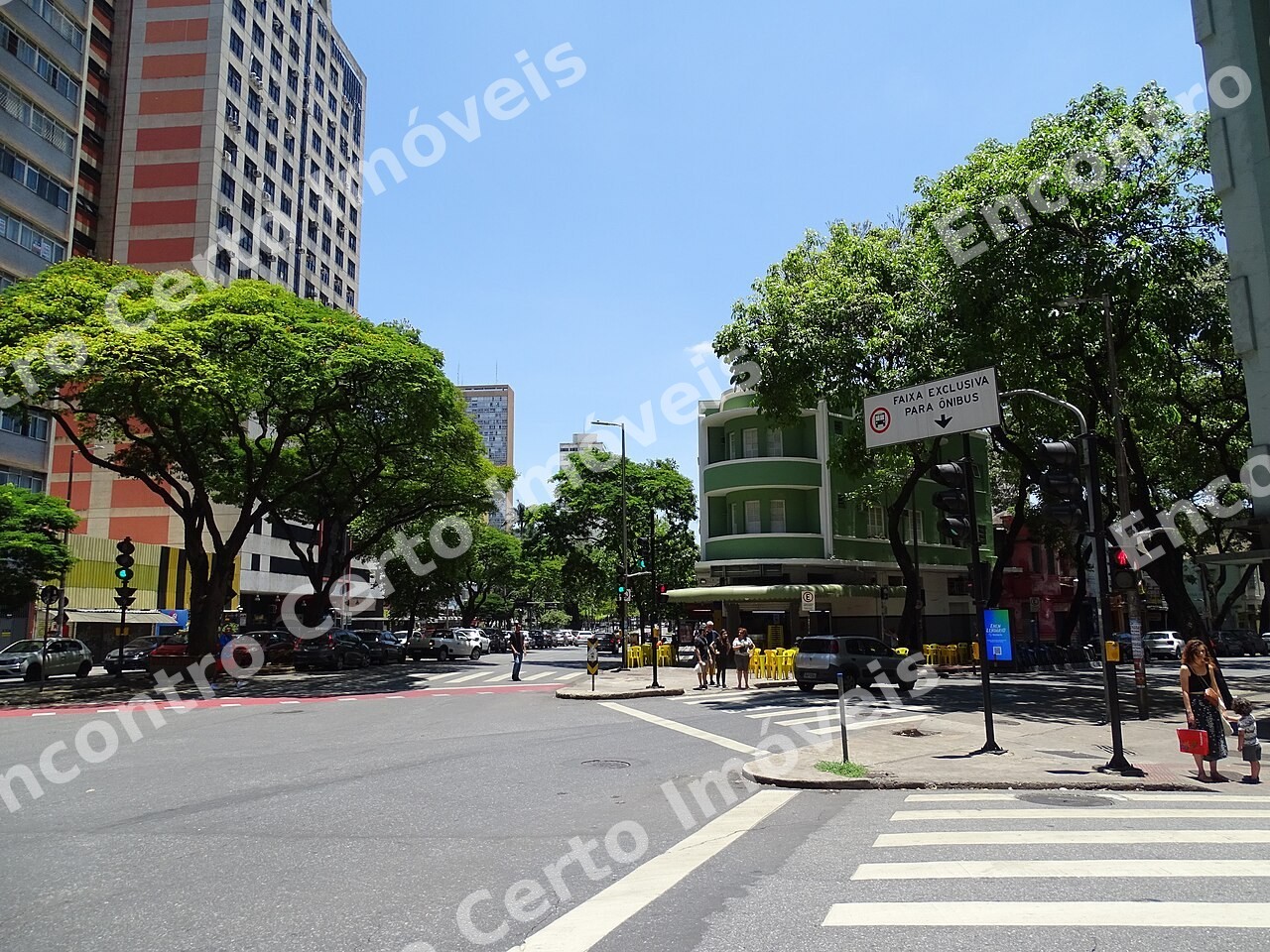 Studio mobiliado a duas quadras da Praça da Liberdade