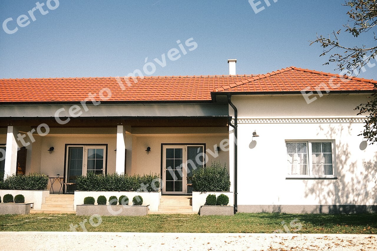 Casa térrea com quintal e churrasqueira na Pampulha