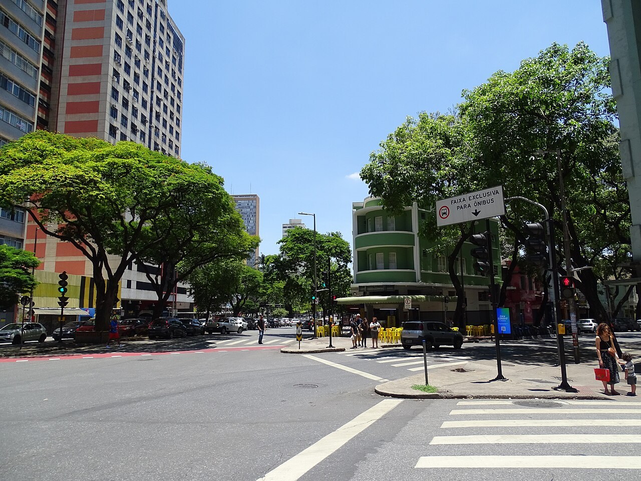 Studio mobiliado a duas quadras da Praça da Liberdade