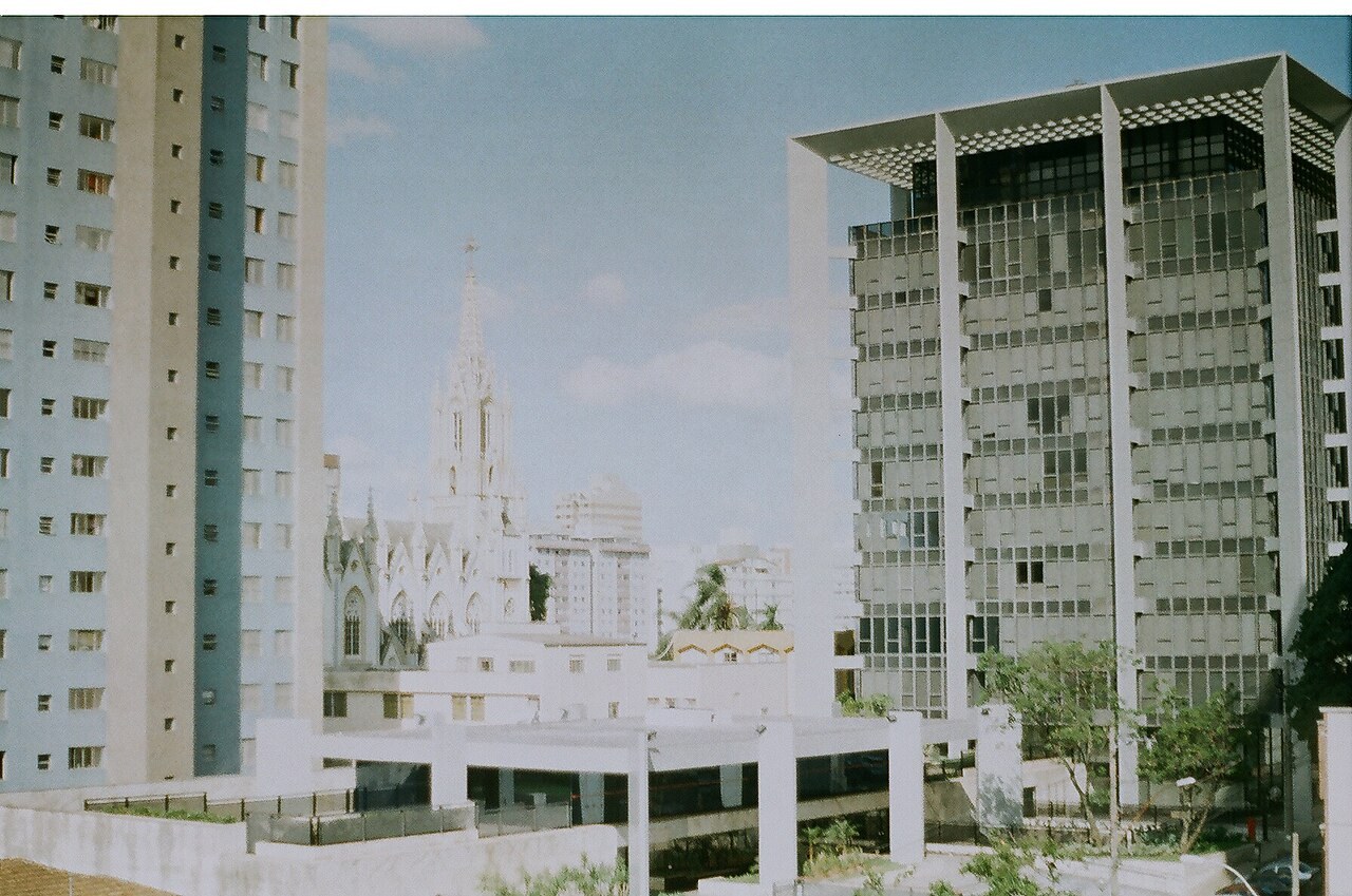 Apartamento de 2 quartos no Sion, próximo ao shopping