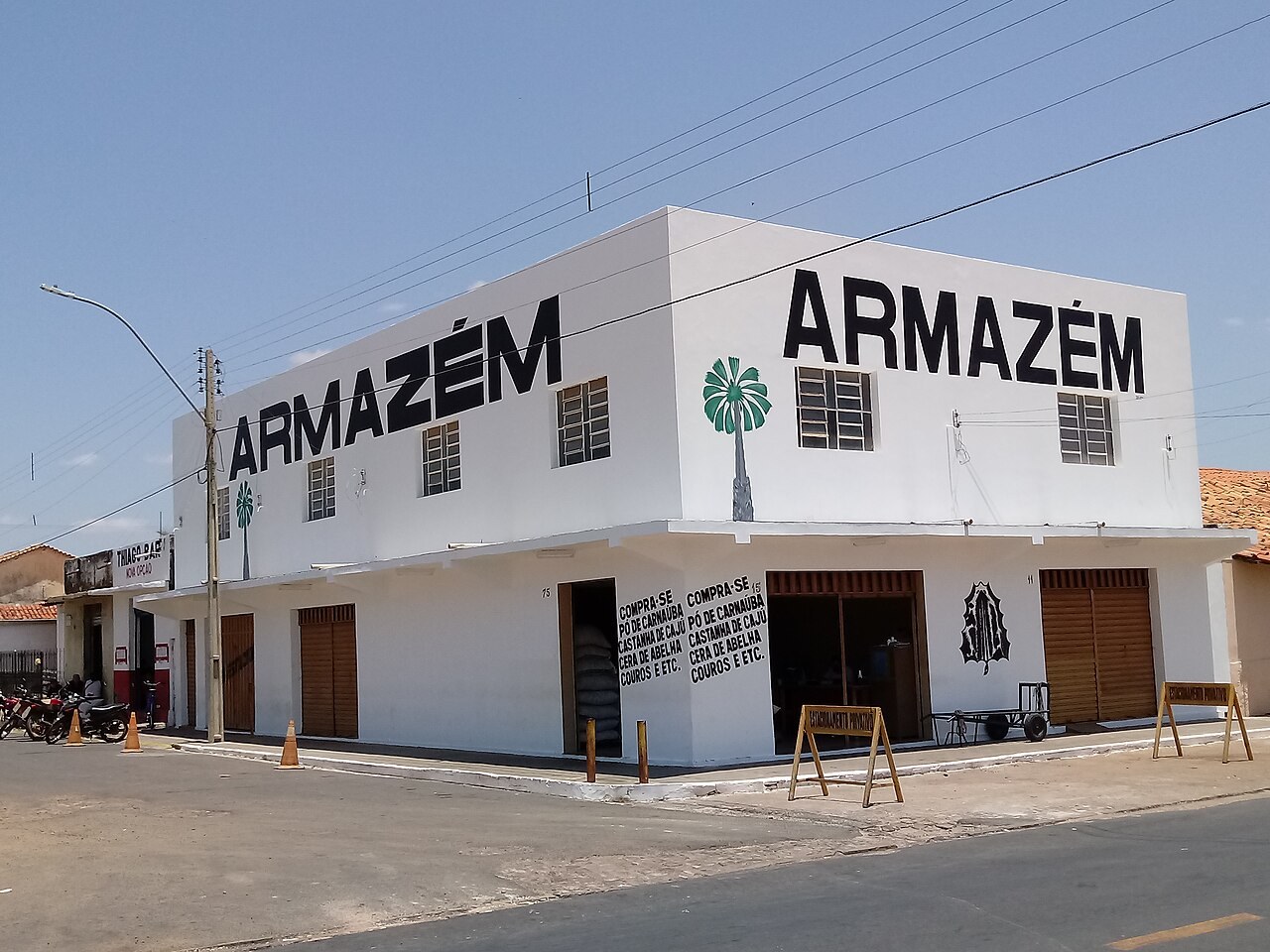 Galpão logístico de 600 m² com pé-direito de 9 metros em Contagem